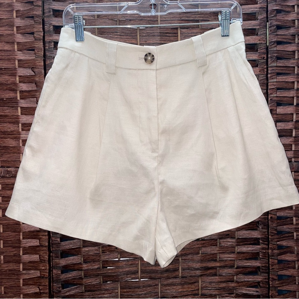 Rails Ilena, High Waist Cream Shorts, Linen and Cotton, Size 8. NWT